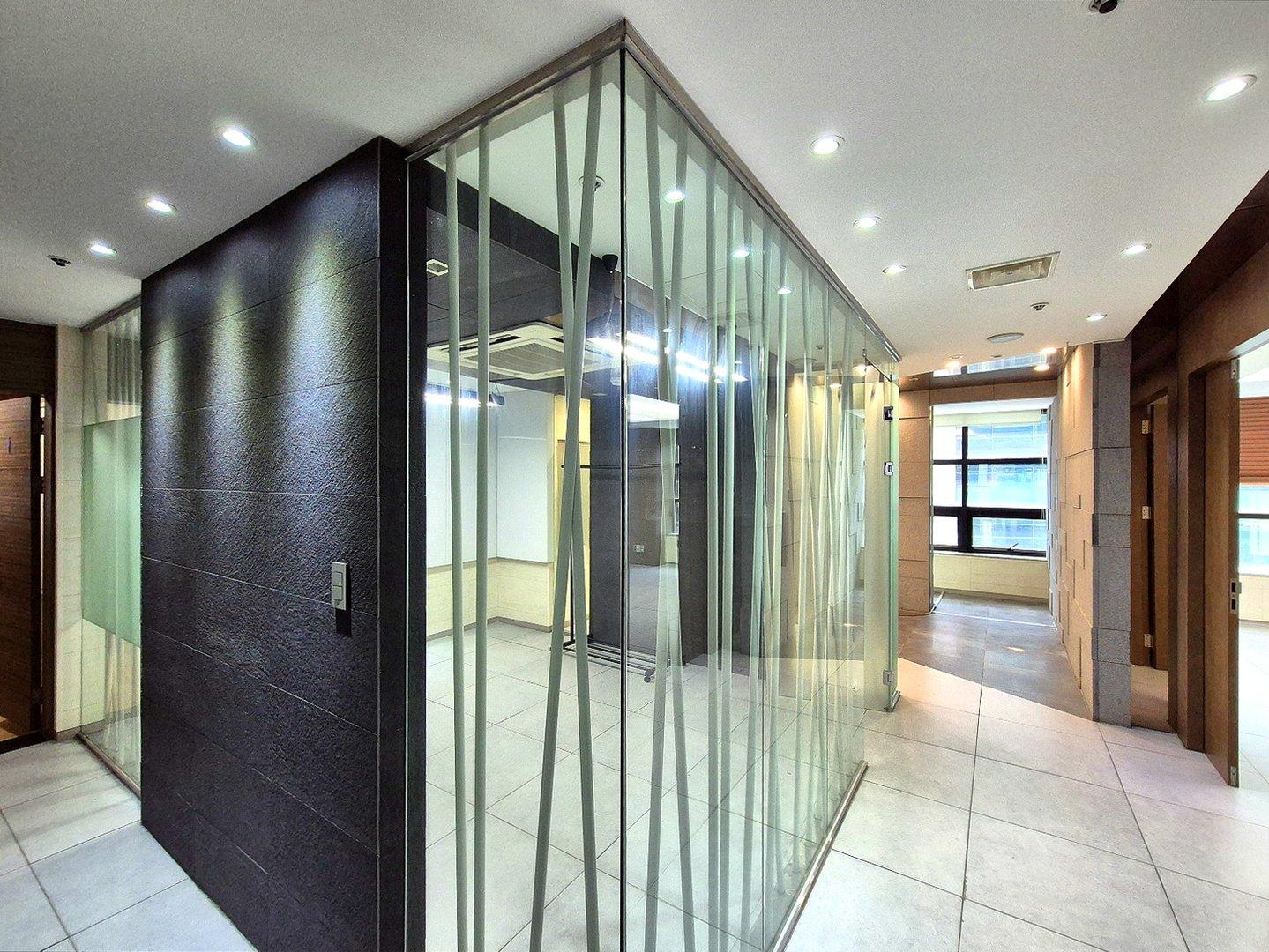 강남역 태양빌딩 9층 | 전용 38평 인테리어 오피스 사진 2