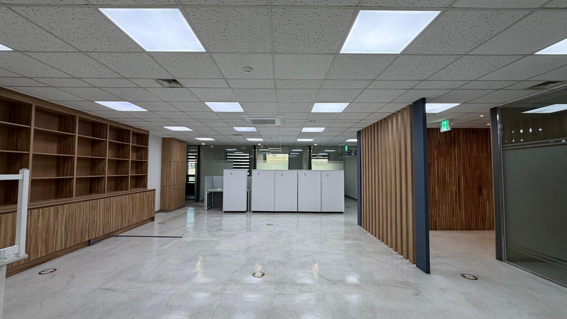 교대역 정보통신공제조합빌딩 4,5층 | 전용 240평 인테리어 오피스 사진 2