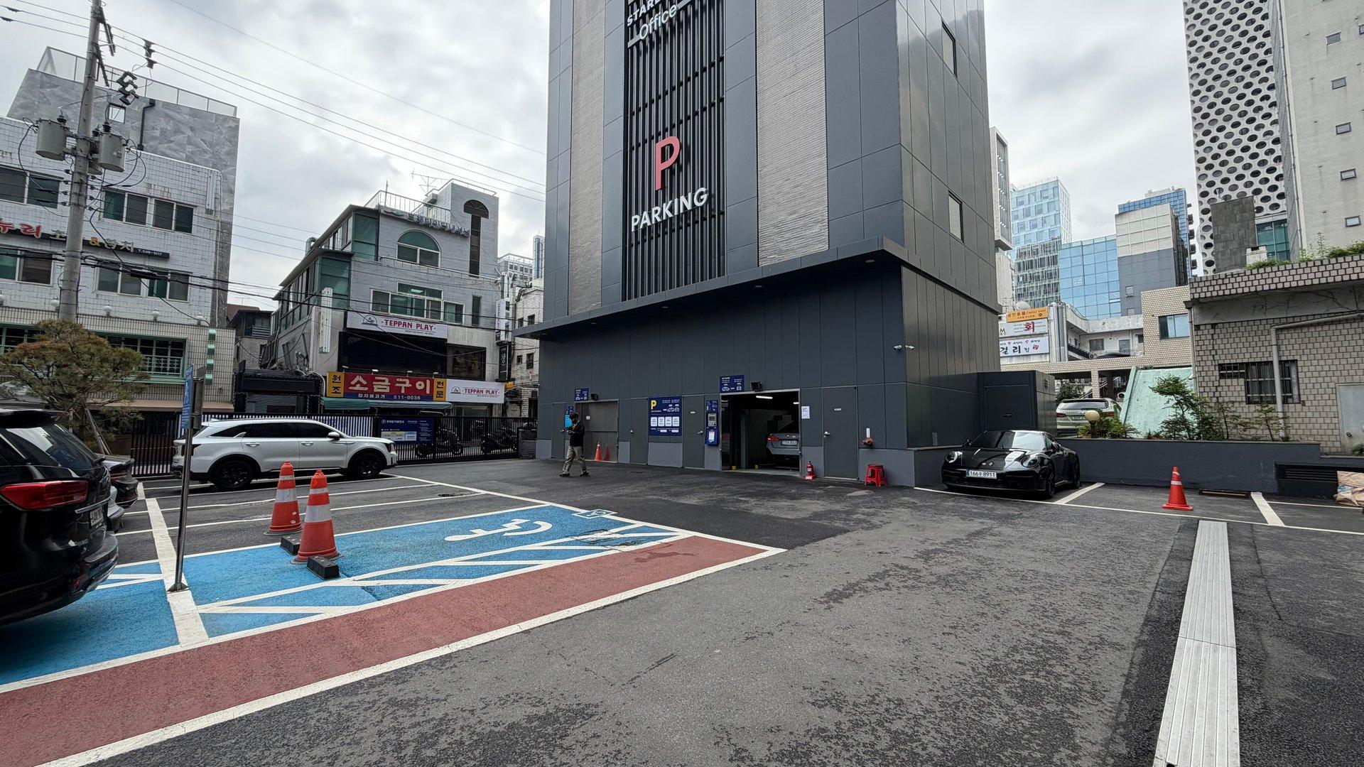신논현역 센트럴스퀘어강남 6~8층 | 전용 311평 병원 사진 4